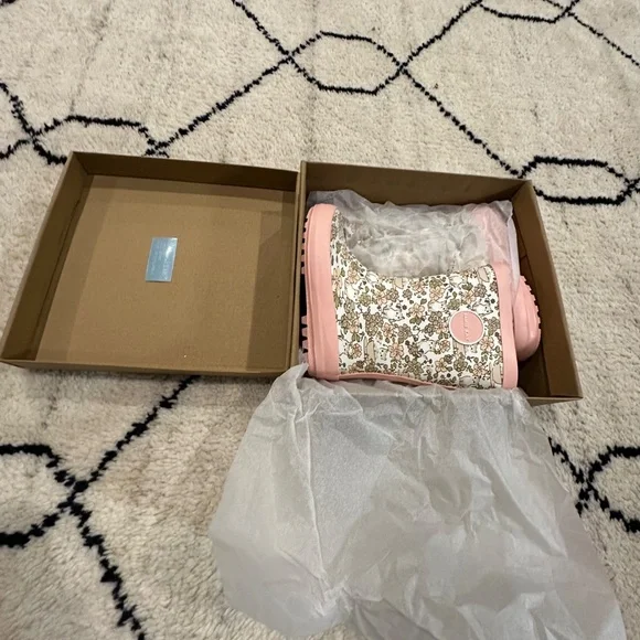 Jamie Kay boots BOGS Ugg 7c - Picture 4 of 9